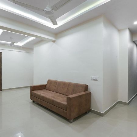 Hotel O Dream Stay Sarkhej Kültér fotó