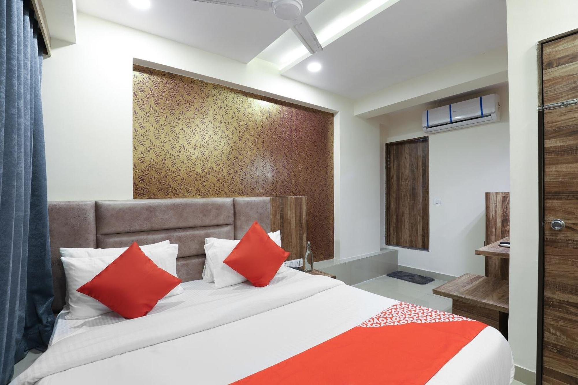 Hotel O Dream Stay Sarkhej Kültér fotó