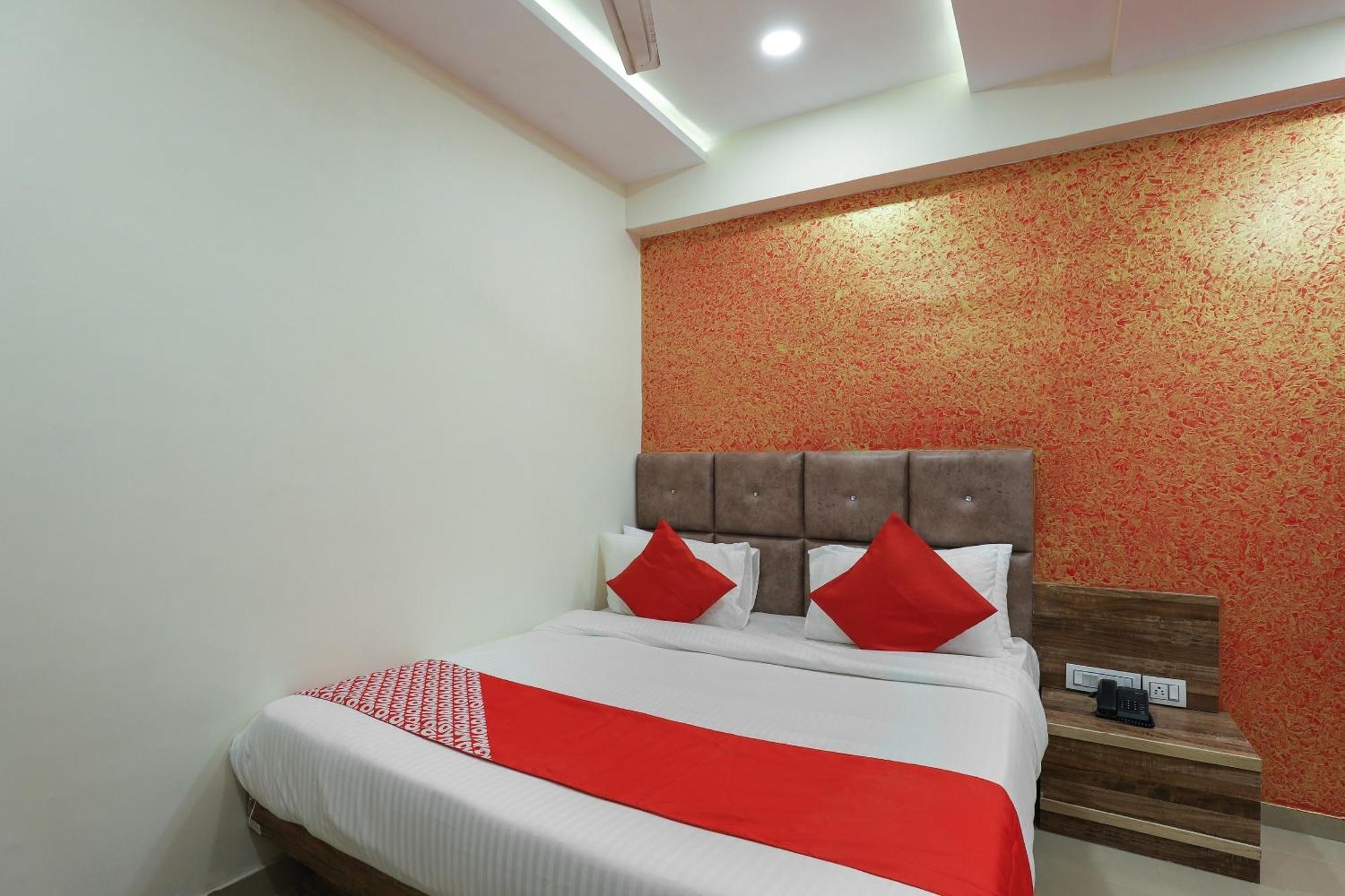 Hotel O Dream Stay Sarkhej Kültér fotó