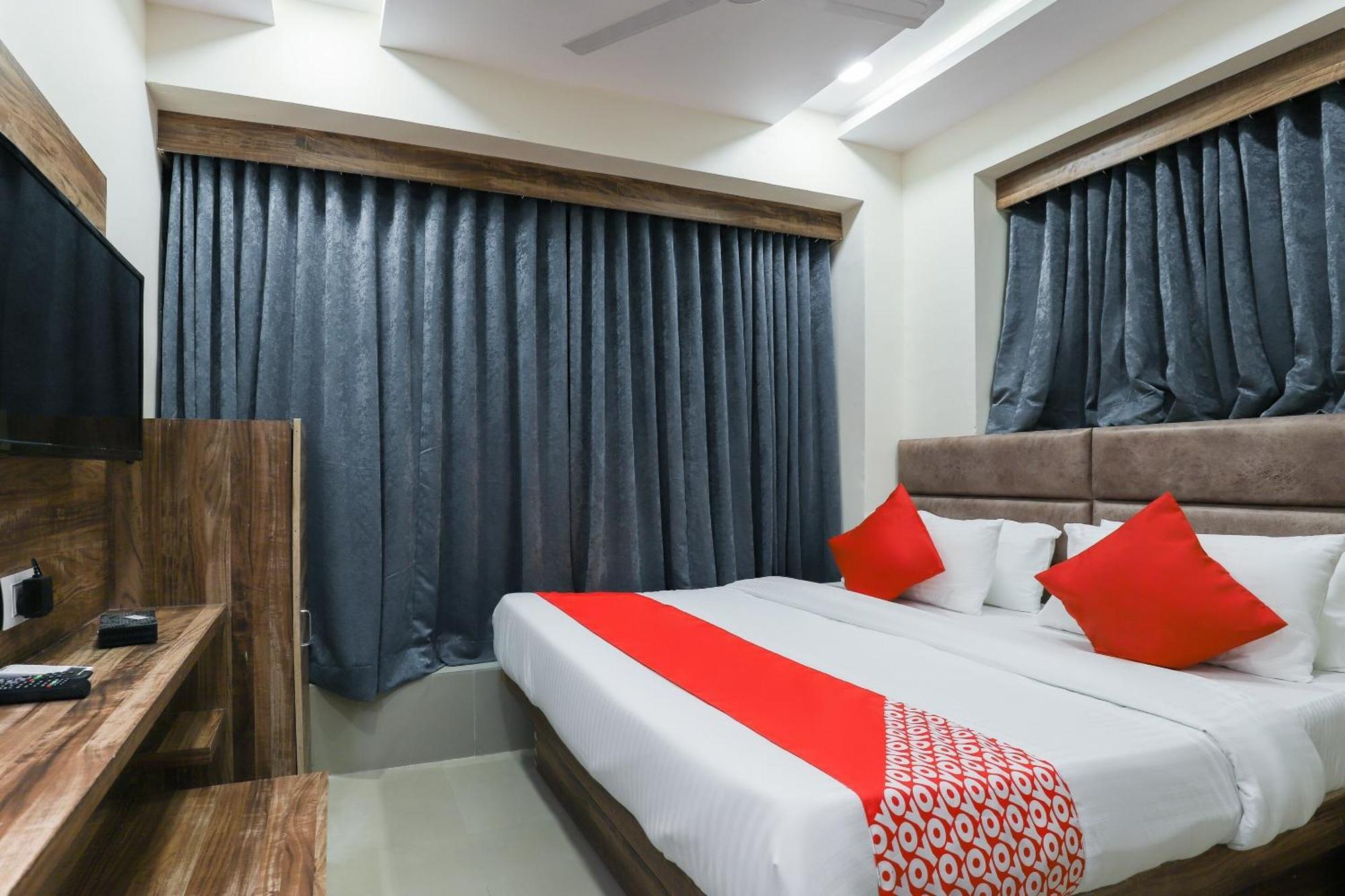 Hotel O Dream Stay Sarkhej Kültér fotó